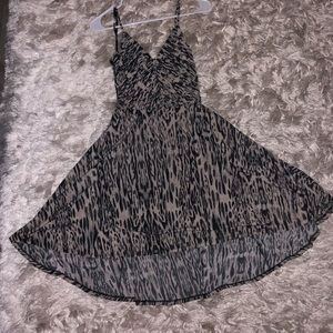 Beautiful Jessica Simpson flowy dress